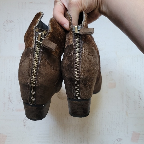 Lola Cruz pony hair brown booties - Picture 6 of 8